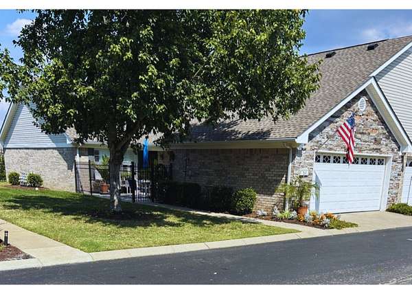 10.9 Acres of Land with Home for Sale in Gallatin, Tennessee