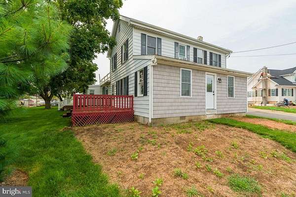 2 Acres of Residential Land with Home for Sale in Gordonville, Pennsylvania