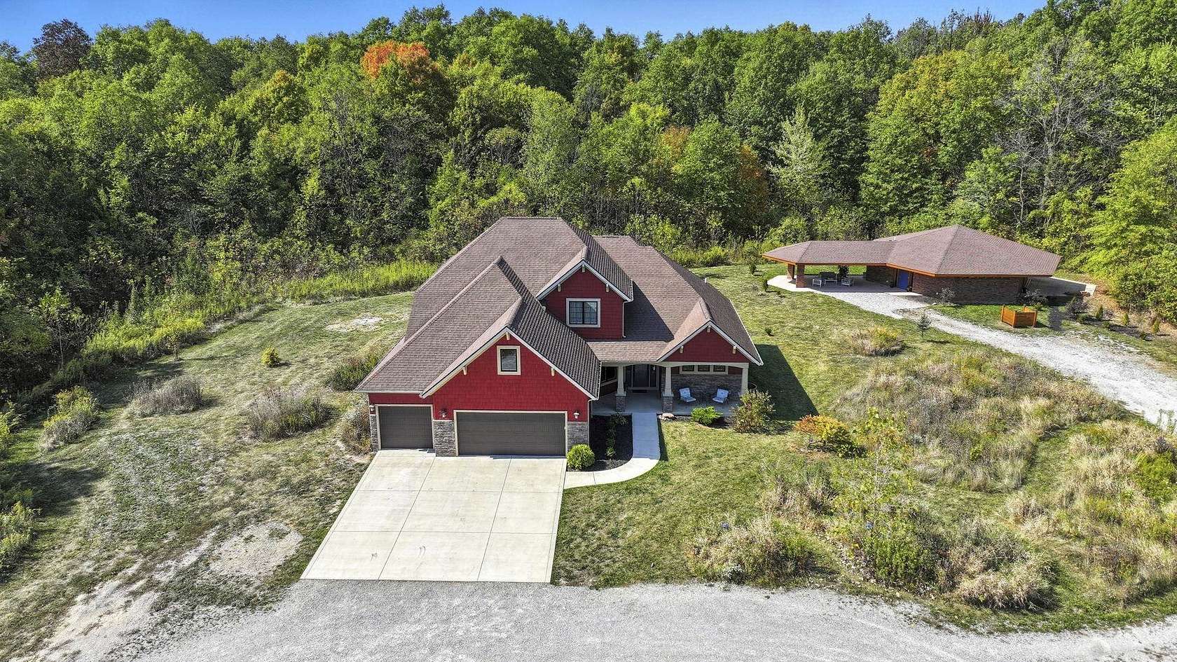 5 Acres of Residential Land with Home for Sale in Fort Wayne, Indiana