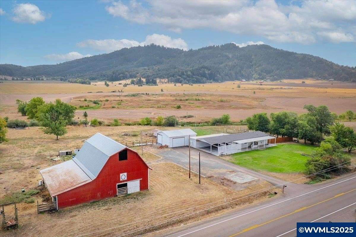 39 Acres of Agricultural Land with Home for Sale in Lebanon, Oregon