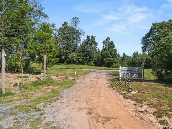 26 Acres of Recreational & Residential Land for Sale in Hughes Springs, Texas