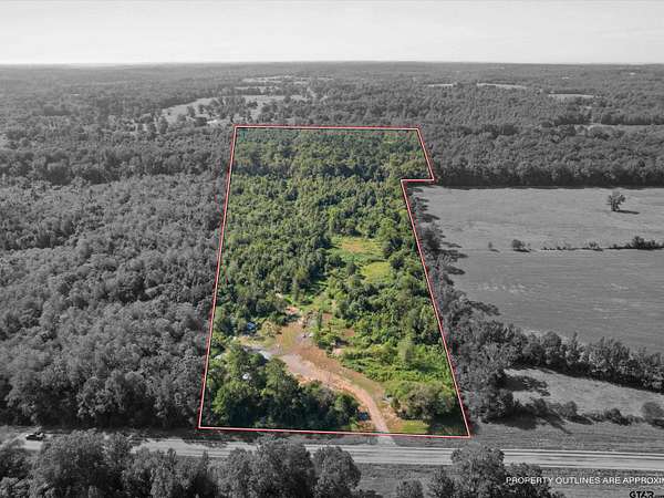 26 Acres of Recreational & Residential Land for Sale in Hughes Springs, Texas