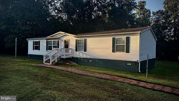 1.5 Acres of Residential Land with Home for Lease in Montross, Virginia