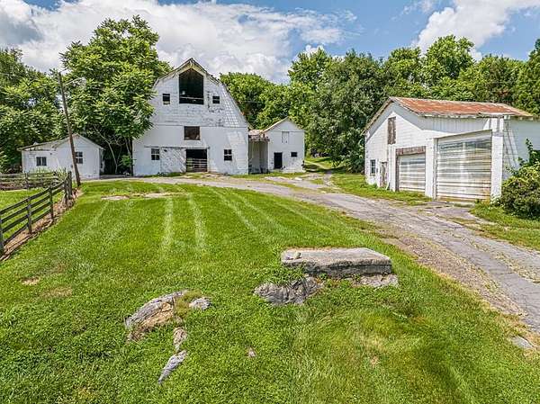 36.3 Acres of Agricultural Land for Sale in Abingdon, Virginia