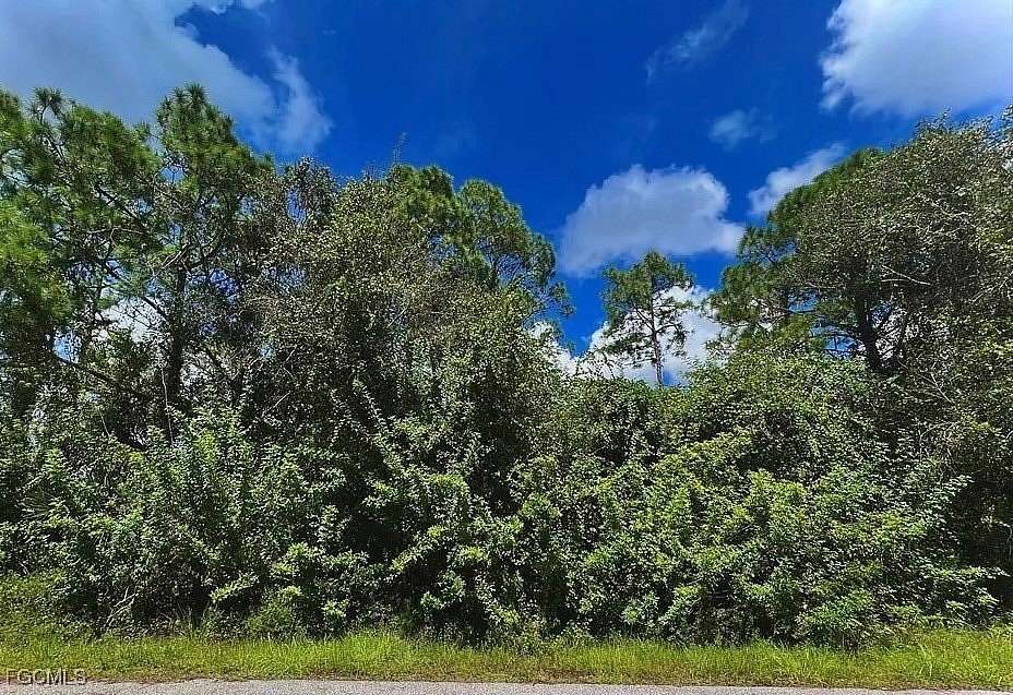 0.25 Acres of Residential Land for Sale in Lehigh Acres, Florida