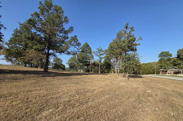 1.35 Acres of Residential Land for Sale in Saddlebrooke, Missouri