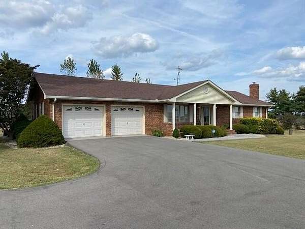 1.55 Acres of Residential Land with Home for Sale in Flemingsburg, Kentucky