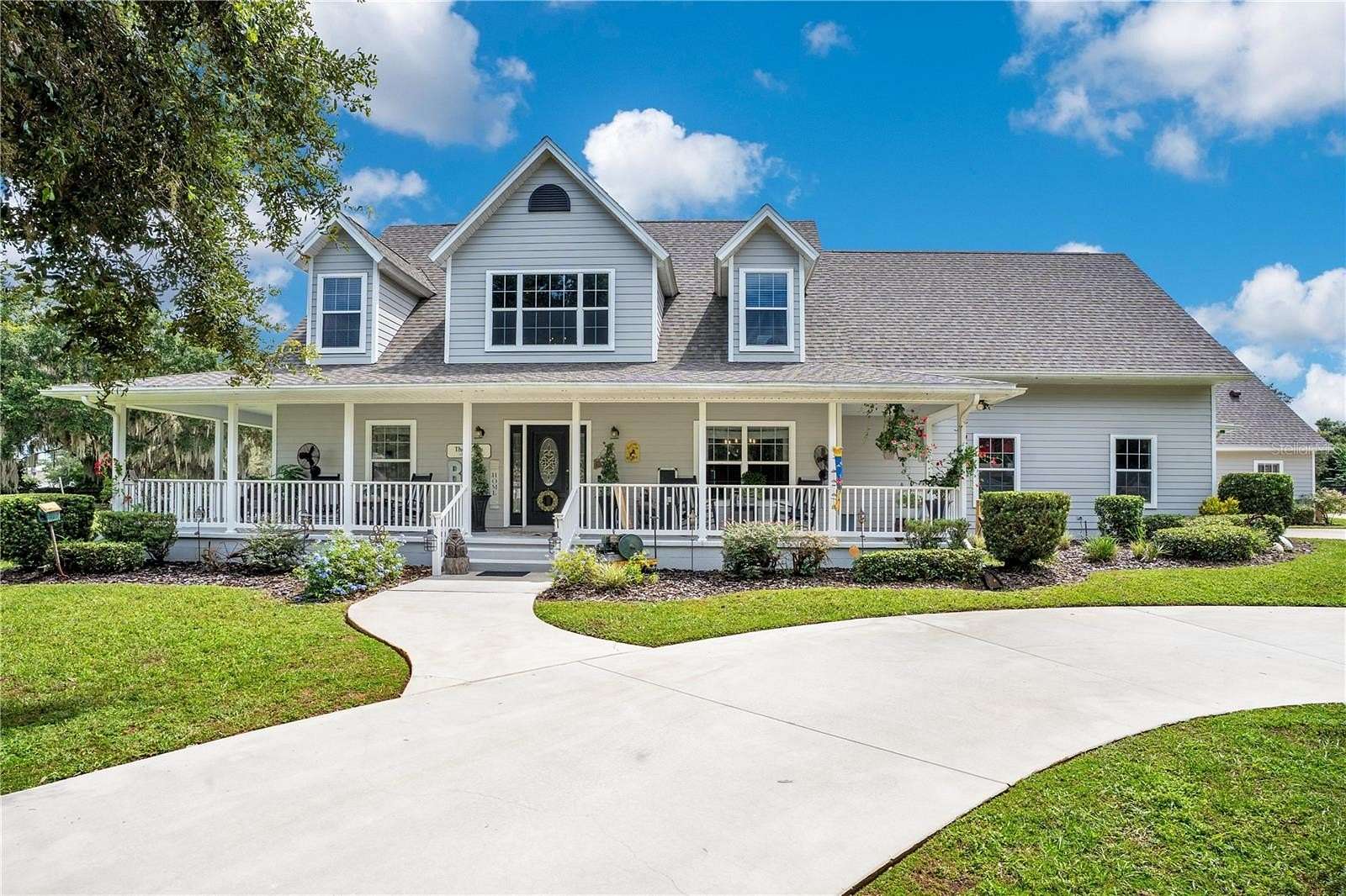 1.52 Acres of Residential Land with Home for Sale in Okahumpka, Florida