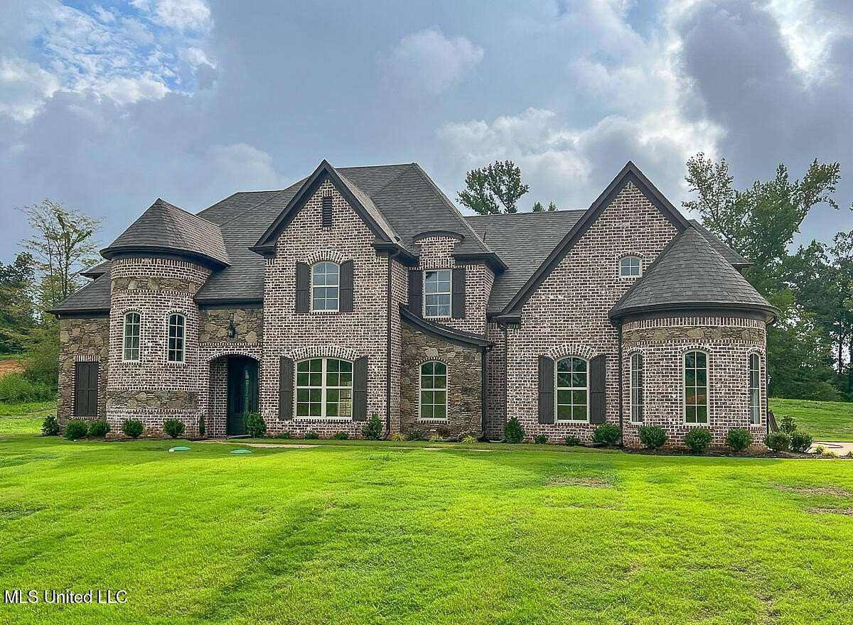 2.23 Acres of Residential Land with Home for Sale in Holly Springs, Mississippi