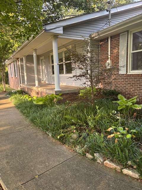 2.3 Acres of Residential Land with Home for Sale in Franklin, Tennessee