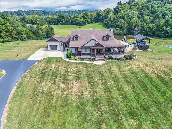 130 Acres of Agricultural Land for Auction in Shelbyville, Tennessee