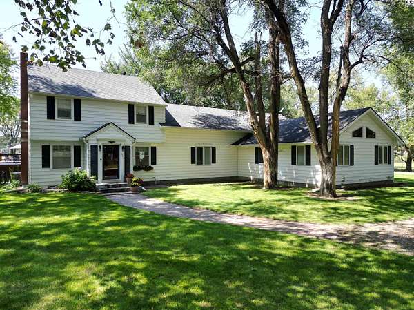 11.3 Acres of Land with Home for Sale in Inman, Kansas