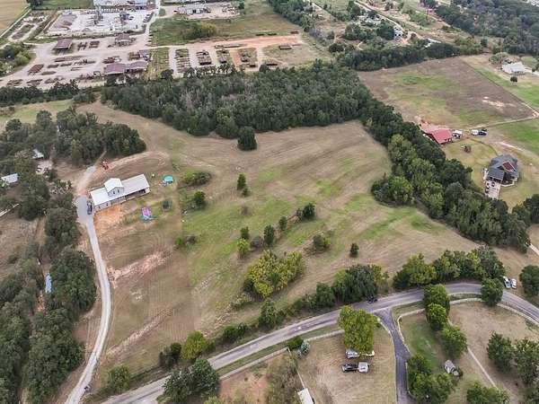 12 Acres of Land for Sale in Springtown, Texas