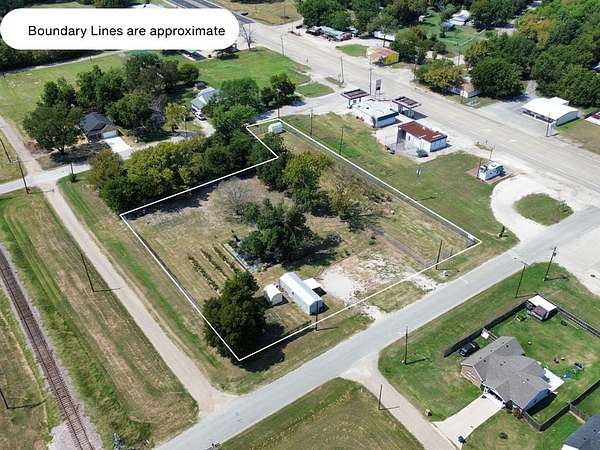 1.53 Acres of Mixed-Use Land for Sale in Kerens, Texas