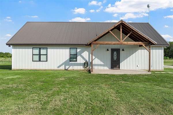 6 Acres of Residential Land with Home for Sale in Aquilla, Texas