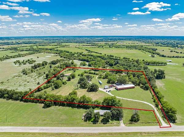 14.9 Acres of Mixed-Use Land for Sale in Campbell, Texas