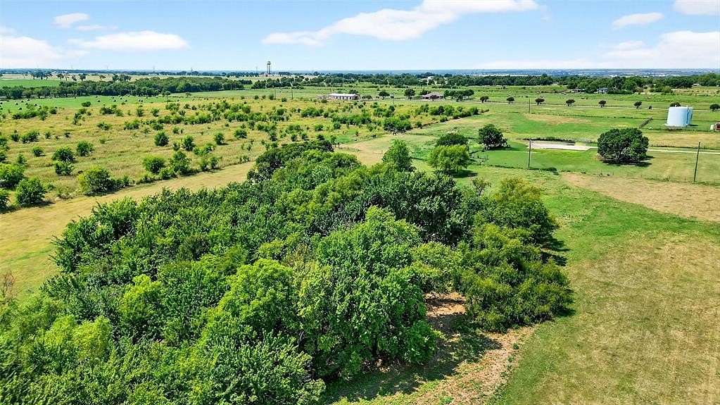 1 Acre of Residential Land for Sale in Gunter, Texas