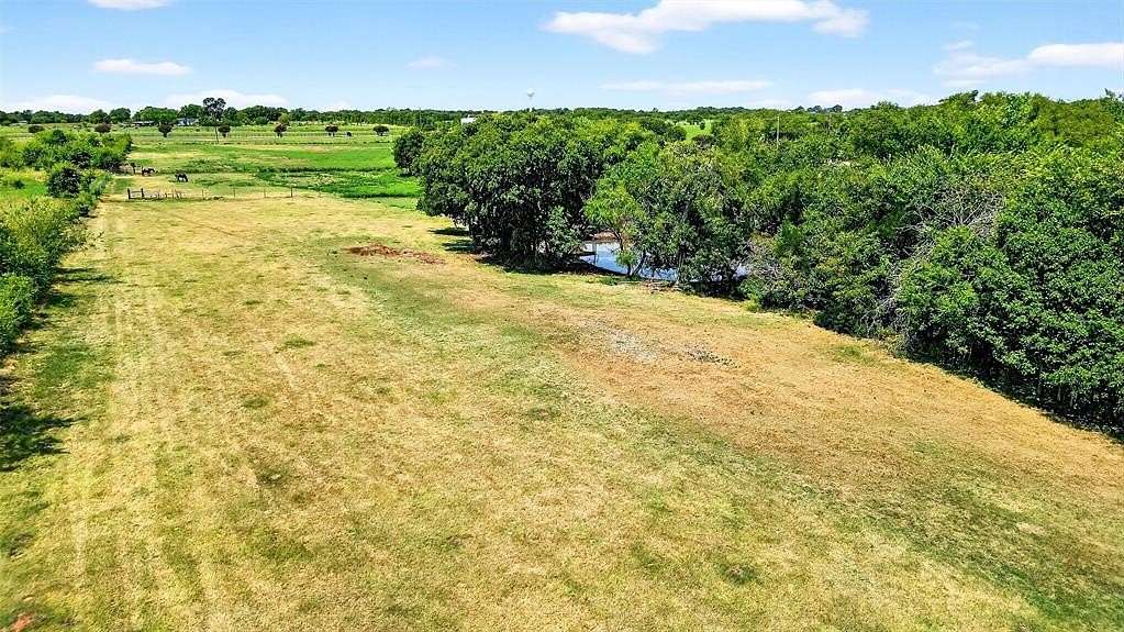 1 Acre of Residential Land for Sale in Gunter, Texas