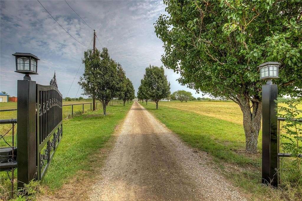 5.3 Acres of Residential Land with Home for Sale in Caddo Mills, Texas
