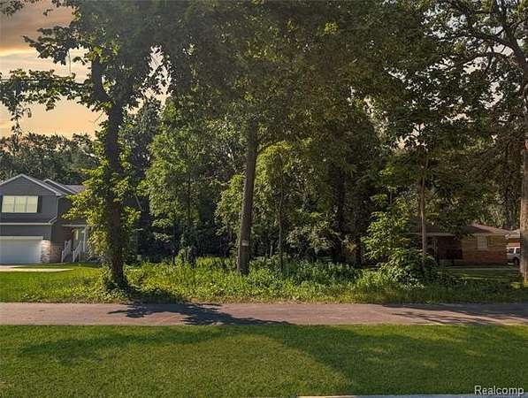 0.32 Acres of Residential Land for Sale in Southfield, Michigan