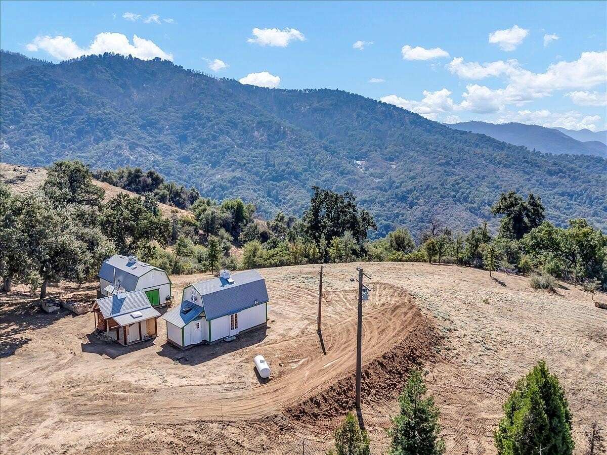 21 Acres of Land with Home for Sale in Springville, California