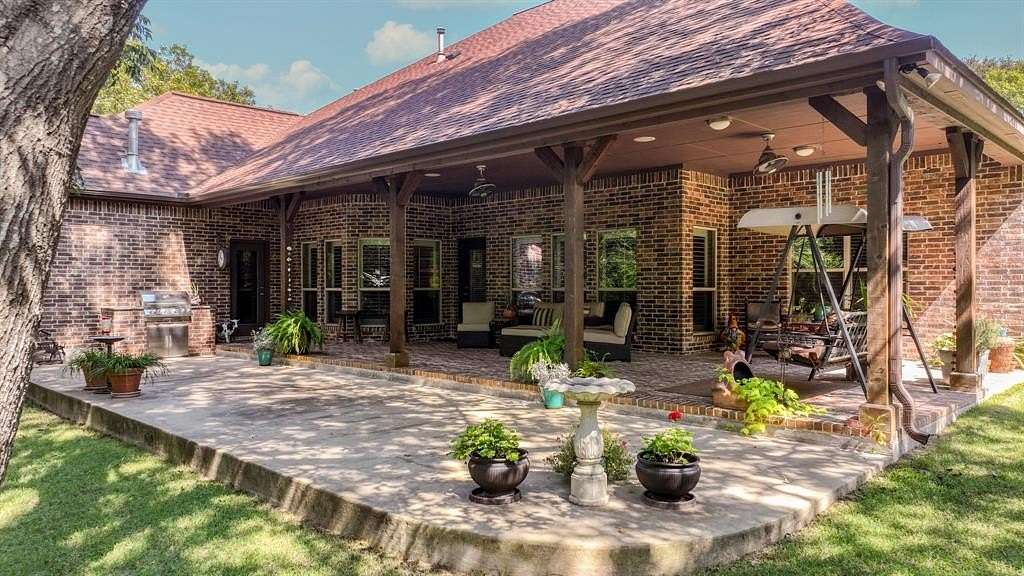 2.12 Acres of Residential Land with Home for Sale in Aledo, Texas