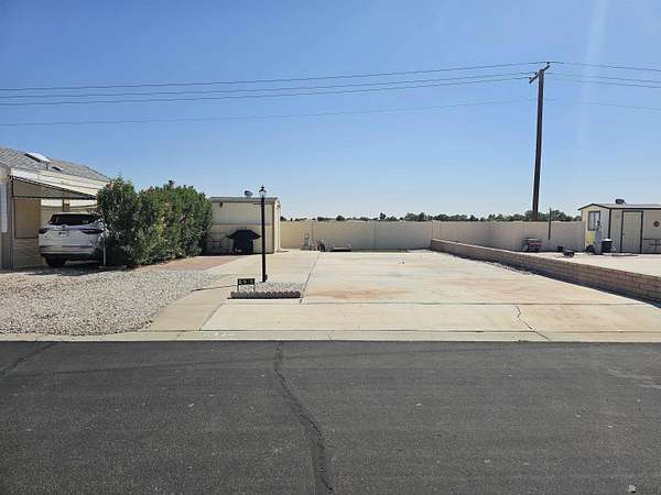 Improved Residential Land for Sale in Yuma, Arizona