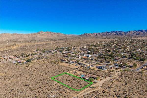 1 Acre of Land for Sale in Yucca Valley, California