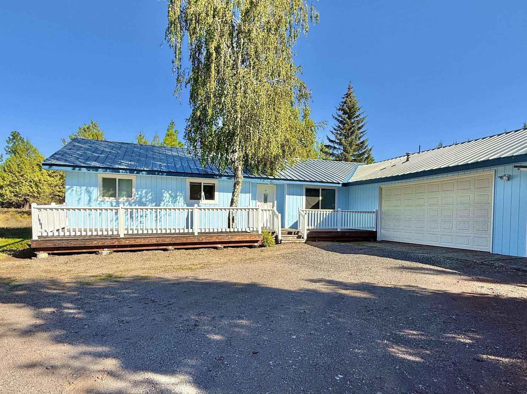 4.77 Acres of Residential Land with Home for Sale in Keno, Oregon