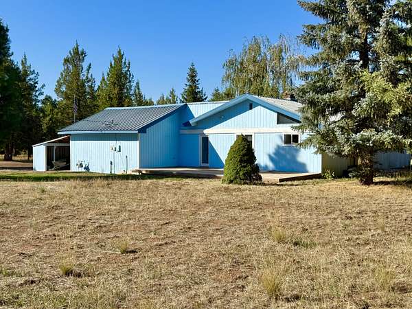 4.77 Acres of Land with Home for Sale in Keno, Oregon