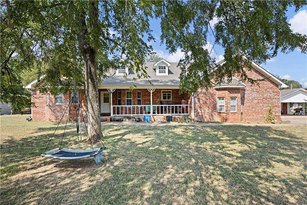 1.58 Acres of Residential Land with Home for Sale in Dardanelle, Arkansas