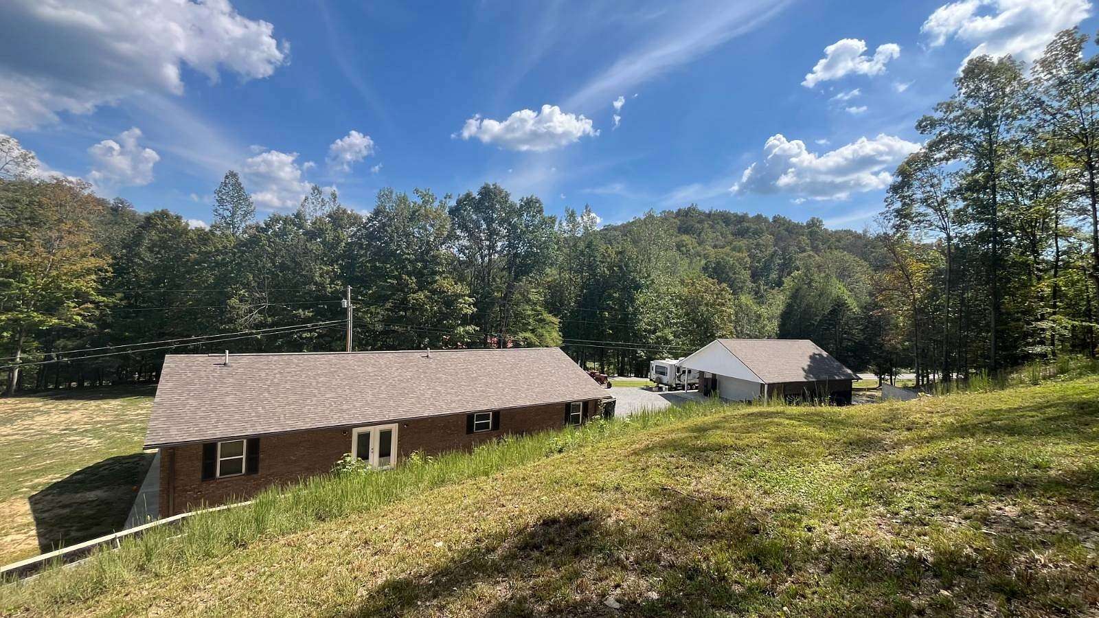 22 Acres of Recreational Land with Home for Sale in Columbia, Kentucky