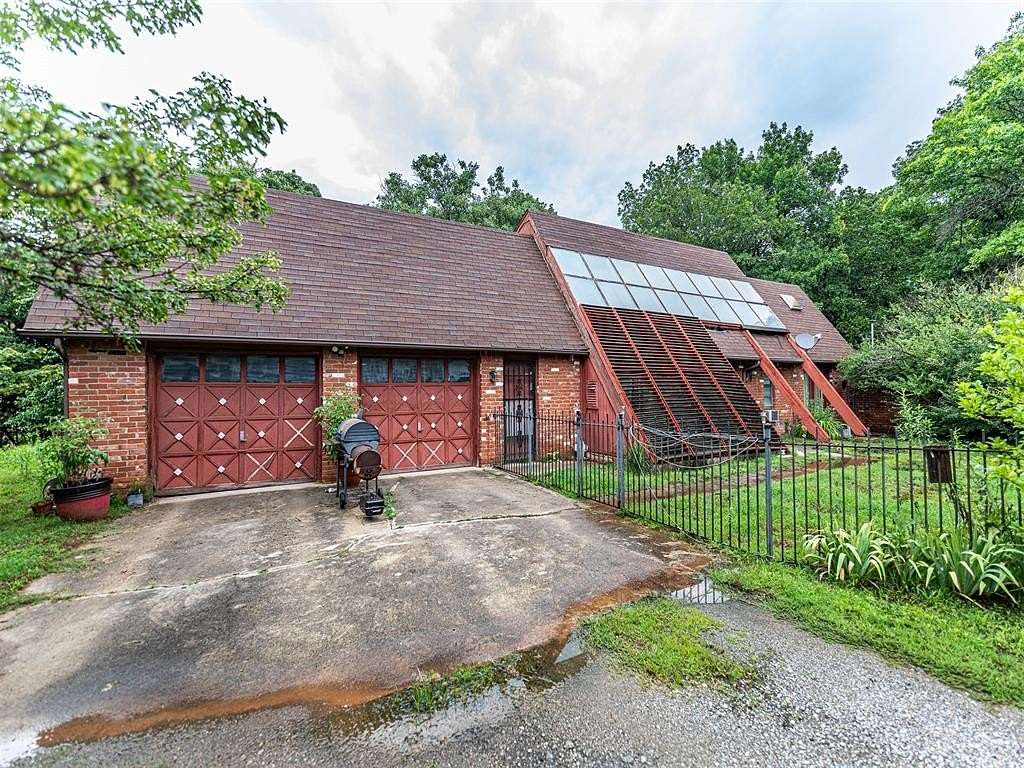 2.5 Acres of Residential Land with Home for Sale in Luther, Oklahoma