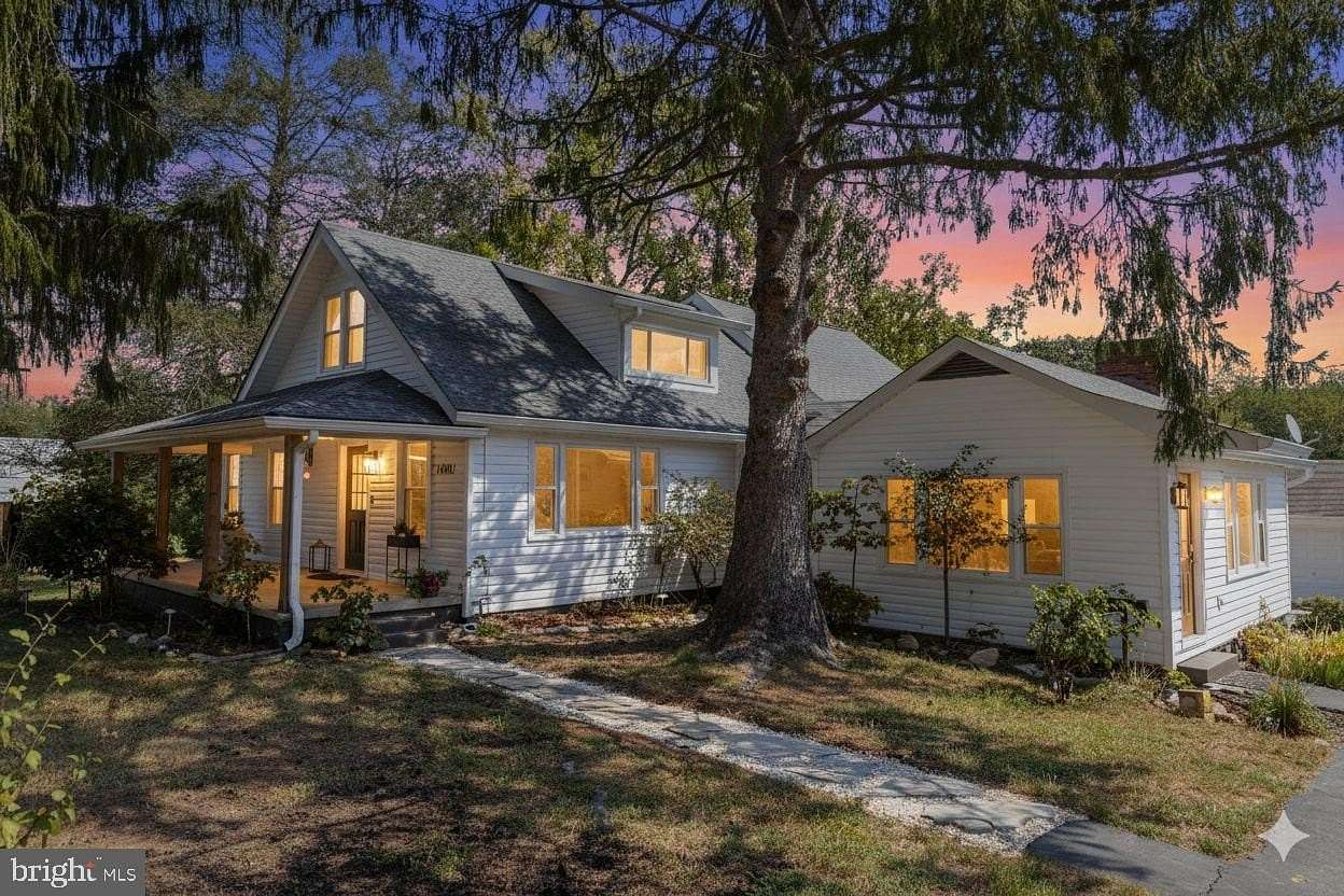 5.77 Acres of Residential Land with Home for Sale in Fredericksburg, Virginia