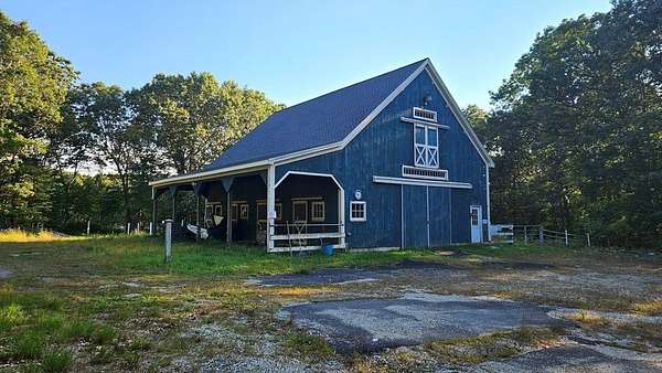 10.6 Acres of Land with Home for Sale in Uxbridge, Massachusetts