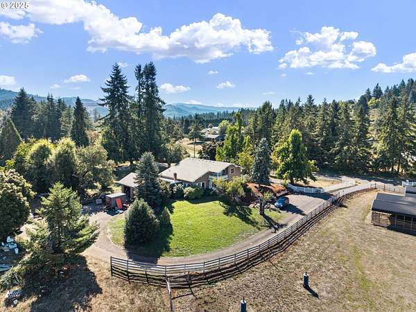 5 Acres of Residential Land with Home for Sale in Cottage Grove, Oregon