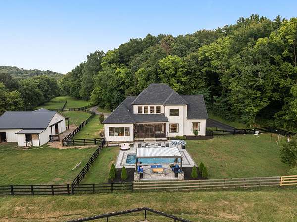 5.29 Acres of Land with Home for Sale in Franklin, Tennessee