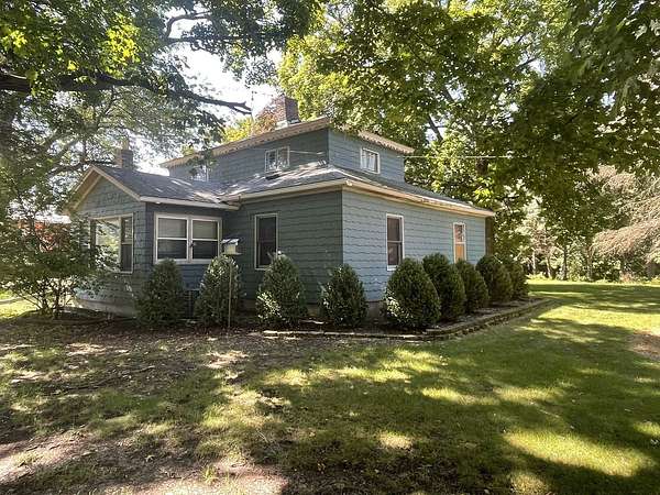 7 Acres of Land with Home for Sale in Sycamore, Illinois