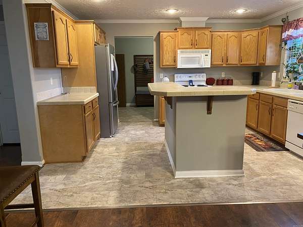 14.5 Acres of Land with Home for Sale in Pine Bluff, Arkansas