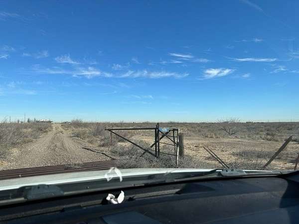 17 Acres of Land with Home for Sale in Verhalen, Texas