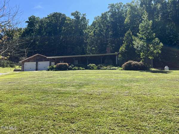 1.59 Acres of Residential Land with Home for Lease in Chuckey, Tennessee