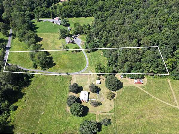 4 Acres of Land for Sale in Bentonville, Virginia