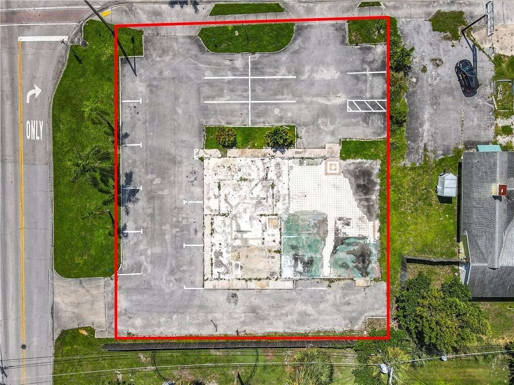 0.39 Acres of Commercial Land for Sale in Vero Beach, Florida
