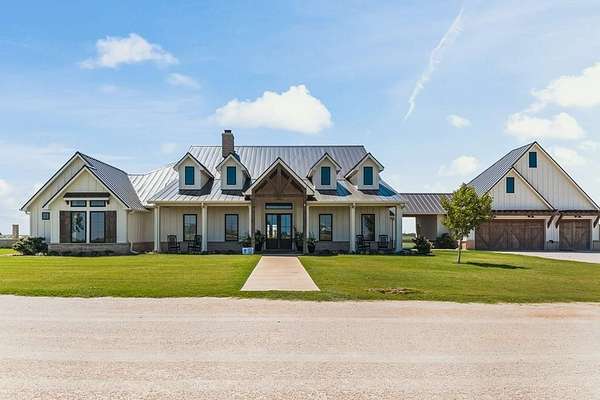 10.3 Acres of Land with Home for Sale in Seminole, Texas