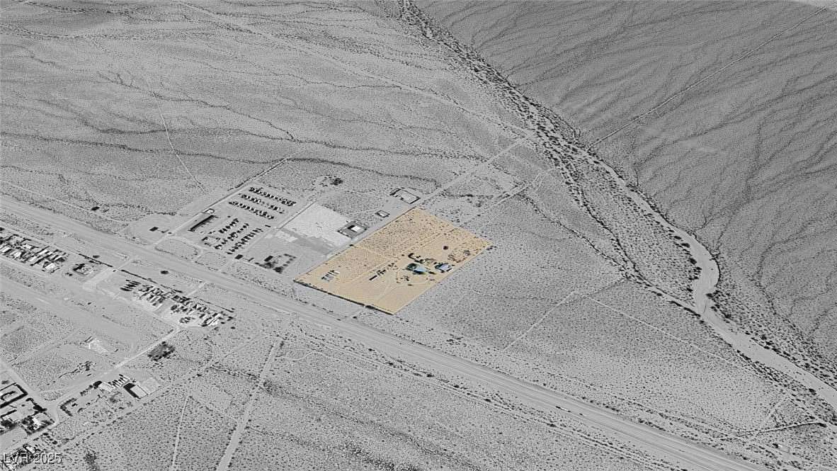 15.4 Acres of Land with Home for Sale in Cal-Nev-Ari, Nevada