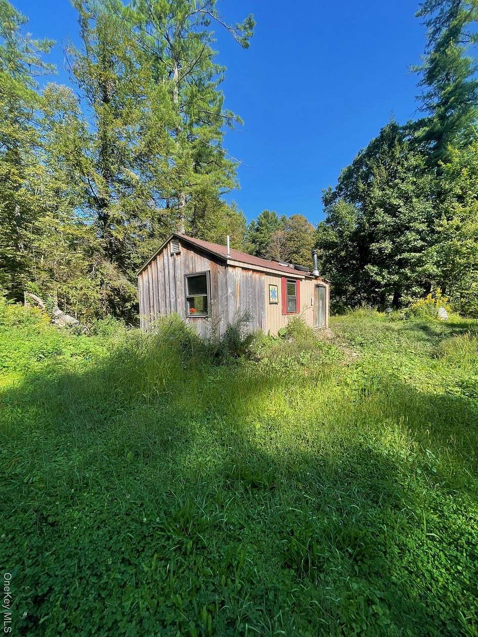 1 Acre of Improved Residential Land for Sale in St. Johnsville, New York