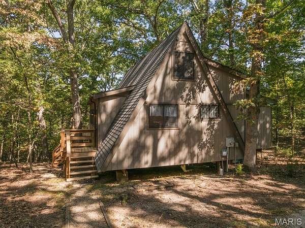 1.57 Acres of Residential Land with Home for Sale in Innsbrook, Missouri