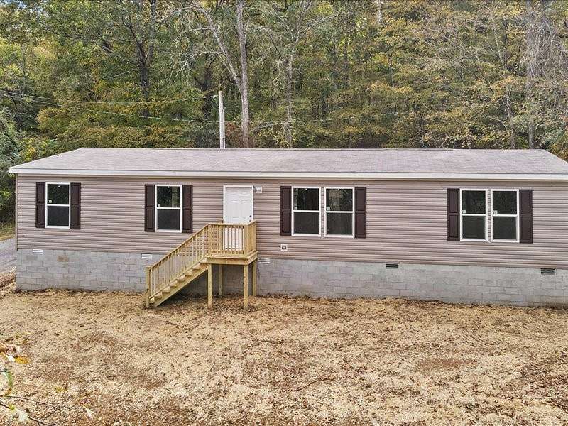 5.14 Acres of Residential Land with Home for Sale in Lebanon, Tennessee