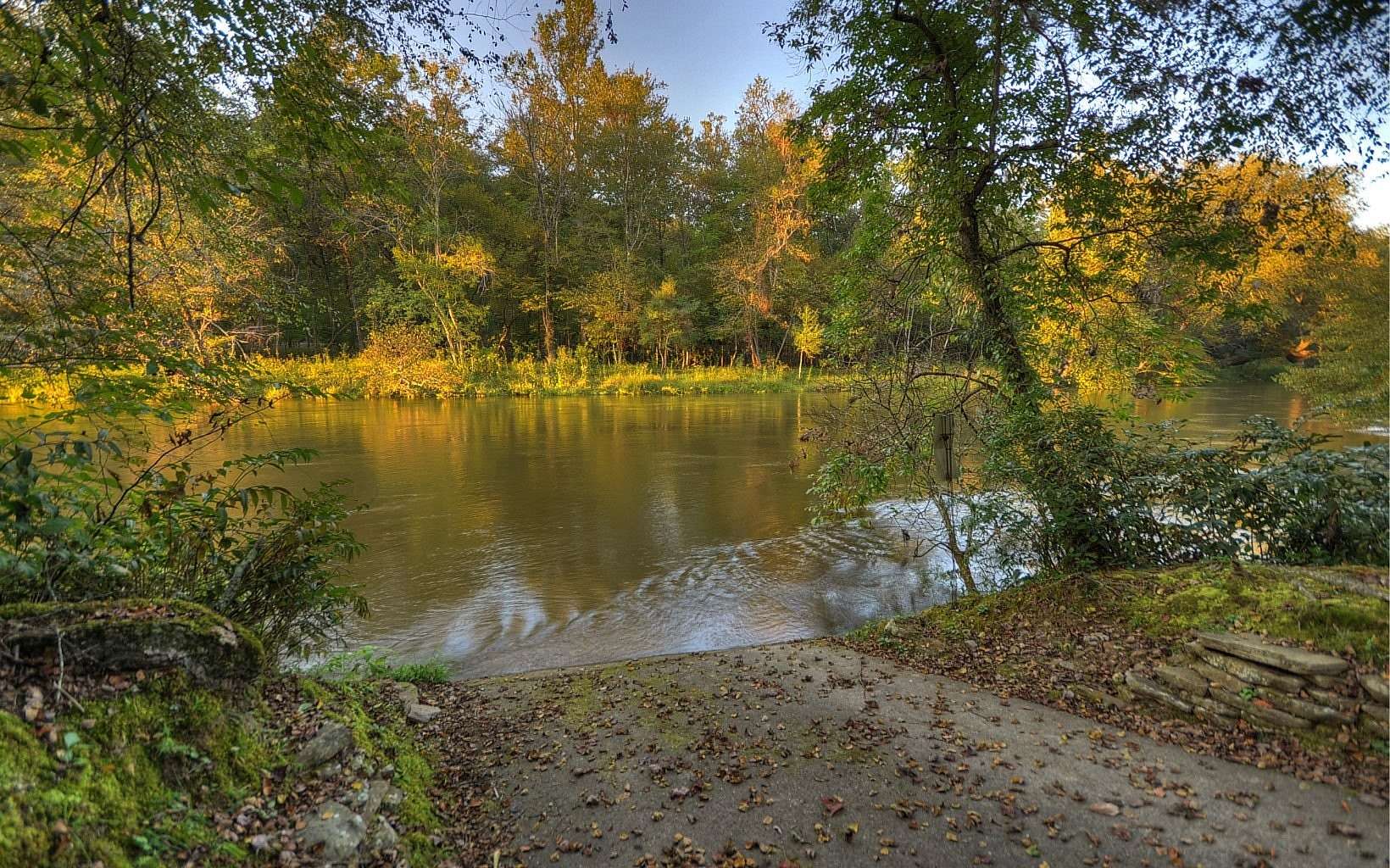 1.39 Acres of Residential Land for Sale in Mineral Bluff, Georgia