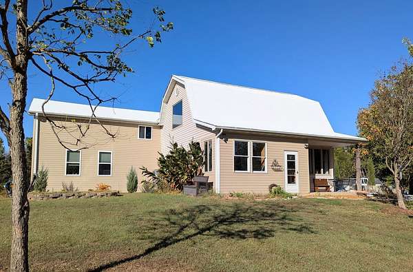 14 Acres of Land with Home for Sale in Alhambra, Illinois